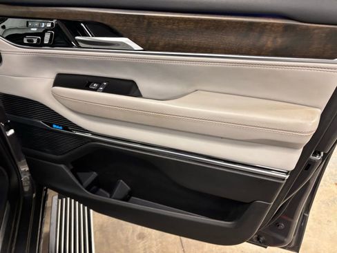 Used 2023 Jeep Grand Wagoneer Base w/ Flexible Seating Group image 23