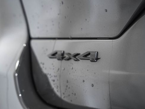 New 2025 Jeep Grand Cherokee Altitude image 7