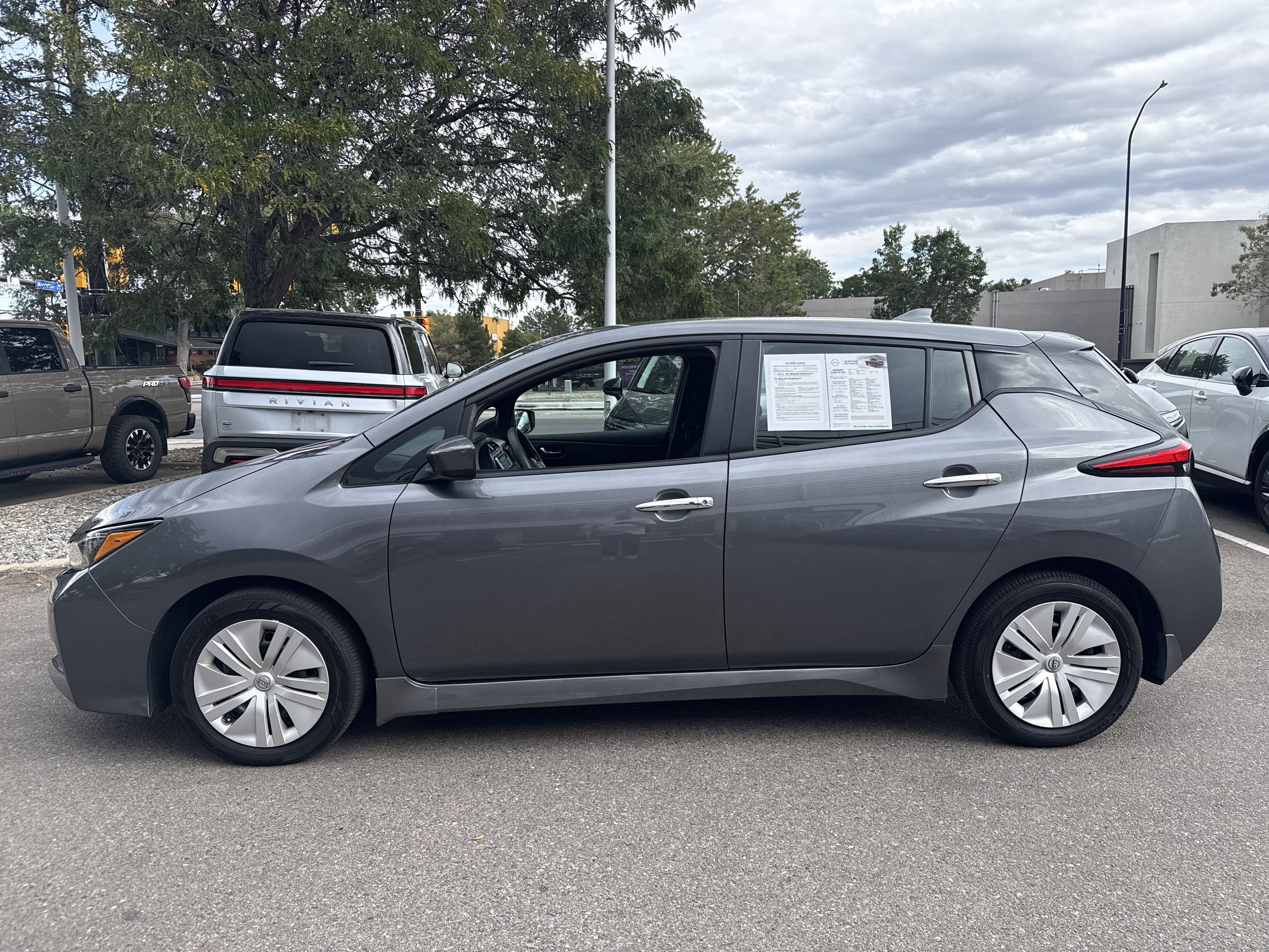 Certified 2025 Nissan Leaf S FWD image 8