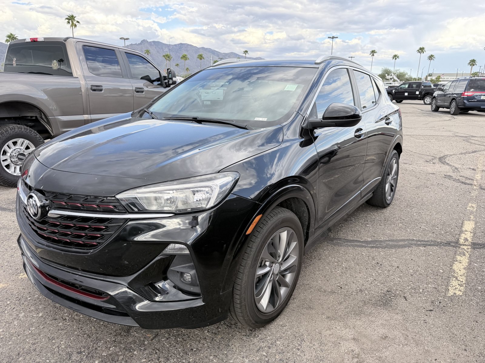 Used 2023 Buick Encore GX Select w/ Sport Touring Package FWD image 3