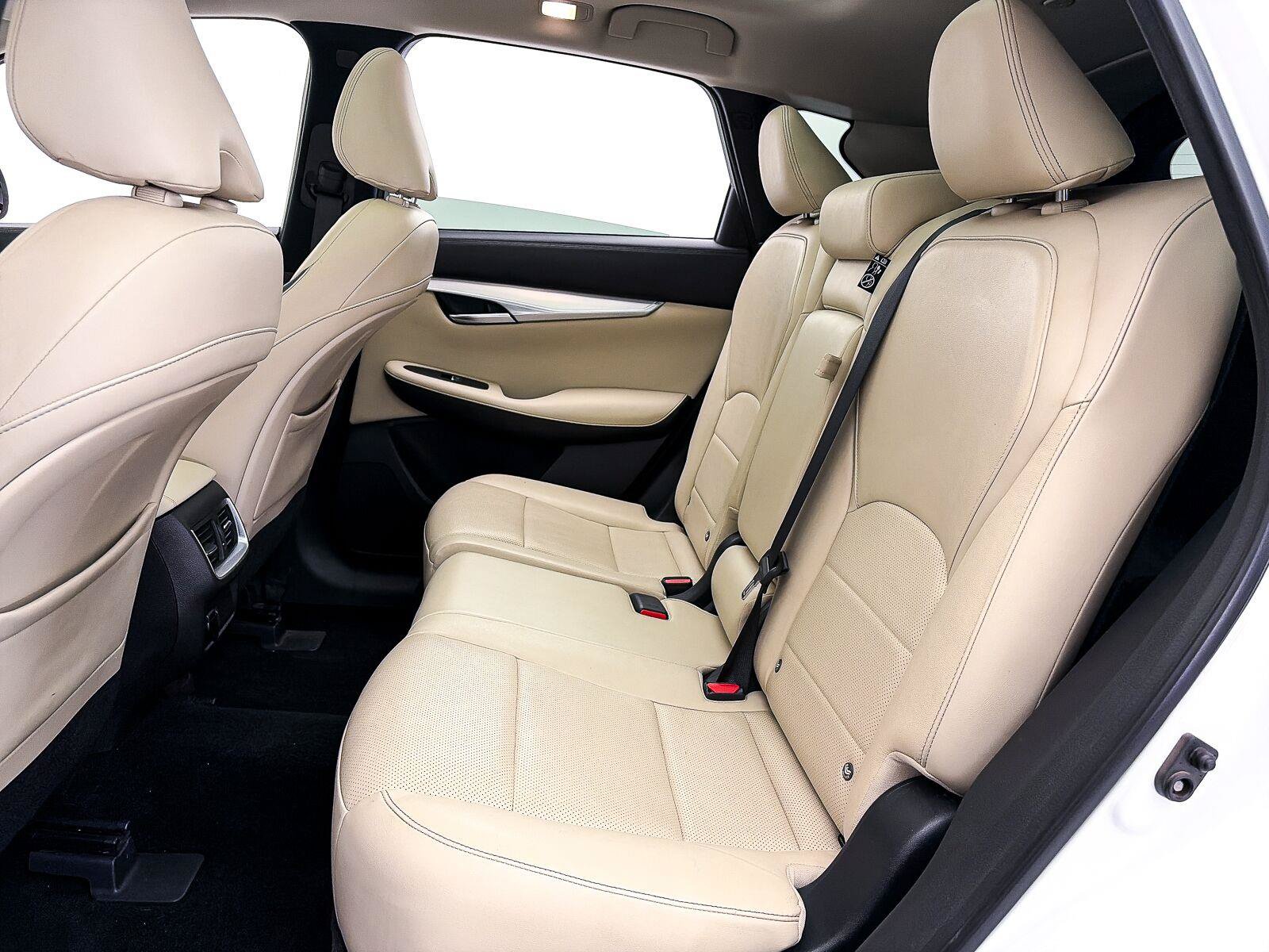 Used 2020 INFINITI QX50 Essential w/ Convenience Package AWD/4WD image 29