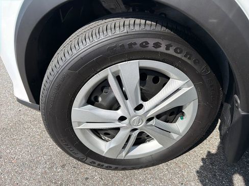 Certified 2025 Nissan Kicks Play S image 36