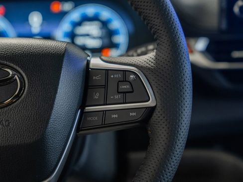 New 2026 Toyota Sienna Platinum image 29