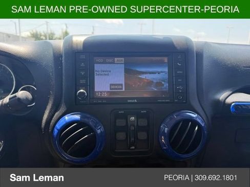 Used 2014 Jeep Wrangler Unlimited Sahara w/ Connectivity Group AWD/4WD image 10