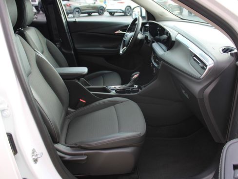 Used 2025 Buick Encore GX Preferred image 23