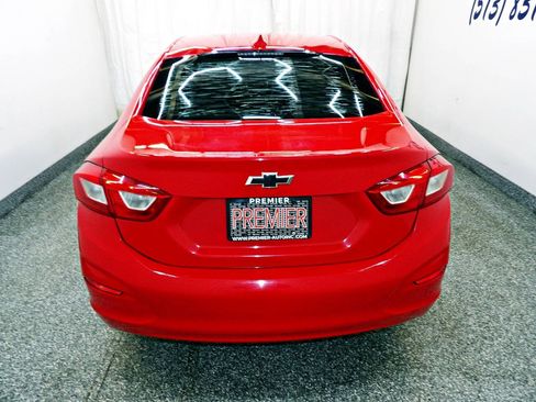 Used 2017 Chevrolet Cruze LT w/ Convenience Package FWD image 5