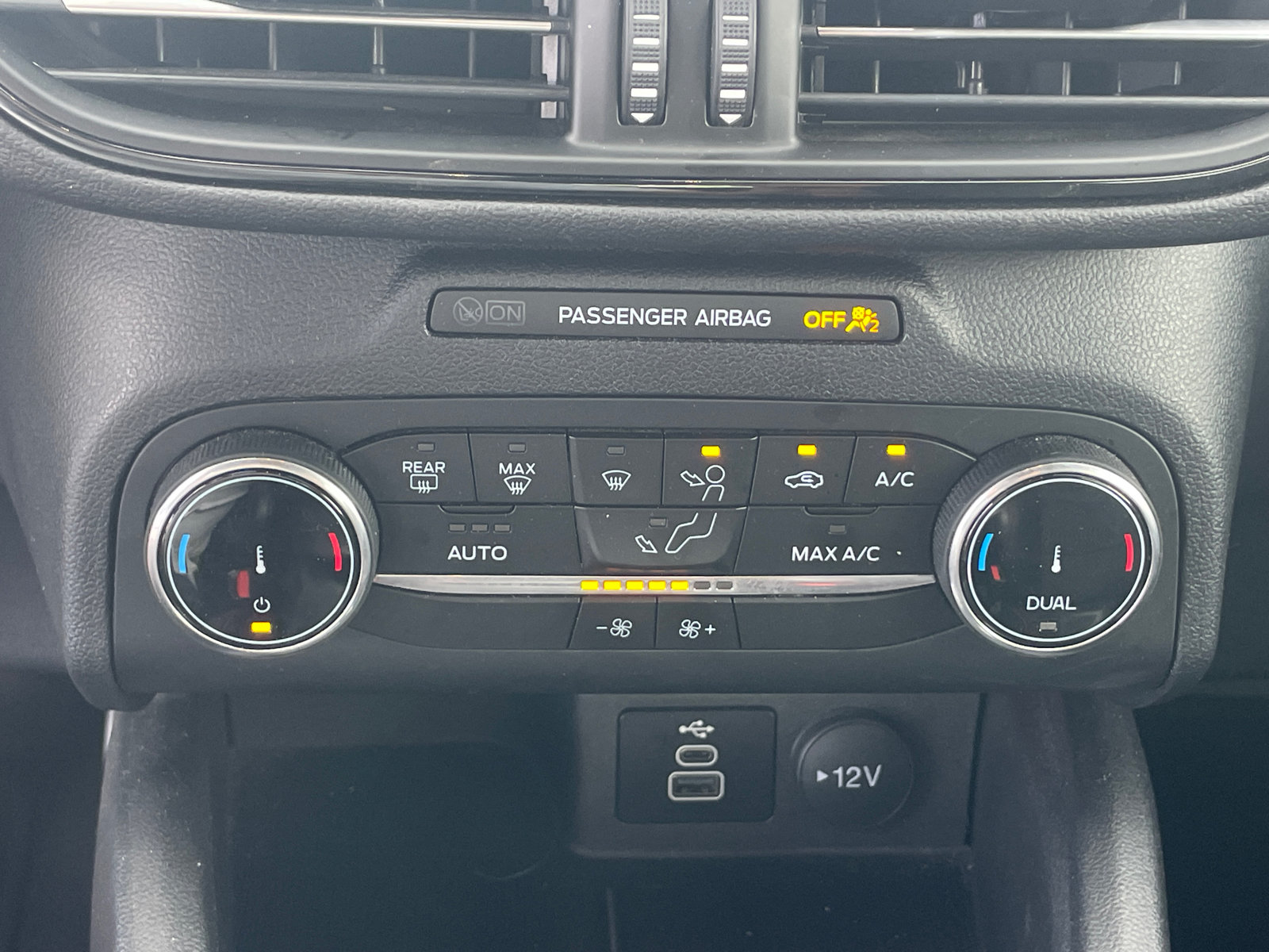 Used 2025 Ford Escape ST-Line AWD/4WD image 15
