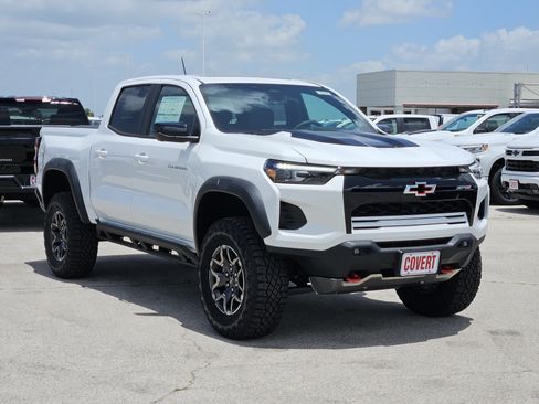 New 2026 Chevrolet Colorado ZR2 w/ Technology Package AWD/4WD image 2
