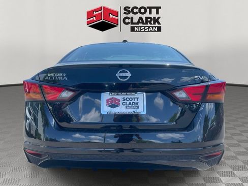 Used 2024 Nissan Altima 2.5 SV FWD image 5