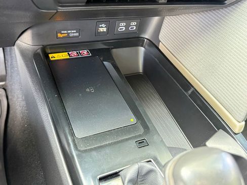 Used 2025 Toyota Camry SE FWD image 23