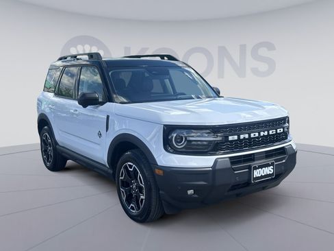 Certified 2025 Ford Bronco Sport Outer Banks w/ Outer Banks Tech Package+ AWD/4WD image 18