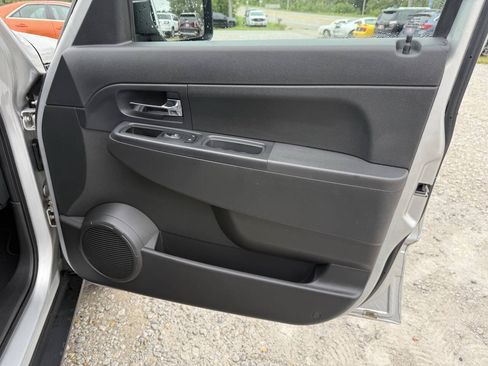 Used 2011 Jeep Liberty Sport w/ Popular Equipment Group AWD/4WD image 13