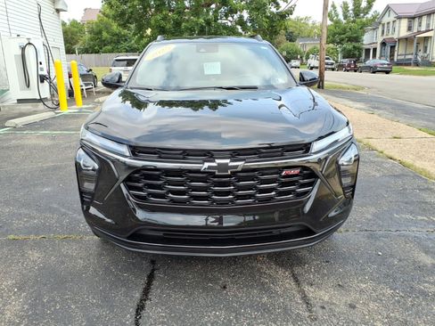 Certified 2025 Chevrolet Trax RS w/ Driver Confidence Package FWD image 2