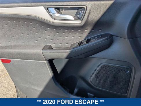 Used 2020 Ford Escape SE FWD image 10