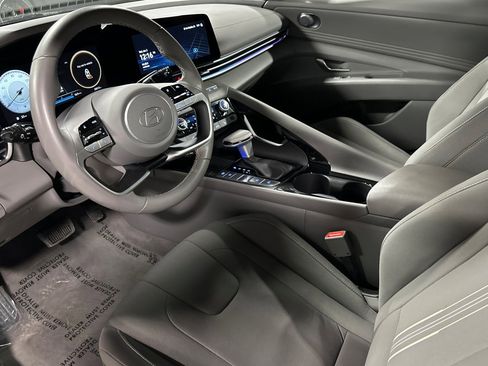 Used 2024 Hyundai Elantra SEL w/ Convenience Package FWD image 9