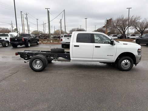 Used 2025 RAM 3500 Big Horn AWD/4WD image 9