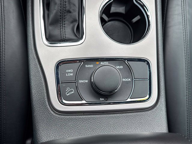 Used 2021 Jeep Grand Cherokee Limited AWD/4WD image 41