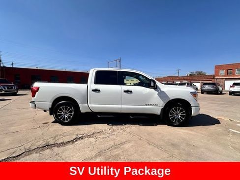 Certified 2024 Nissan Titan SV w/ SV Convenience Package RWD image 5
