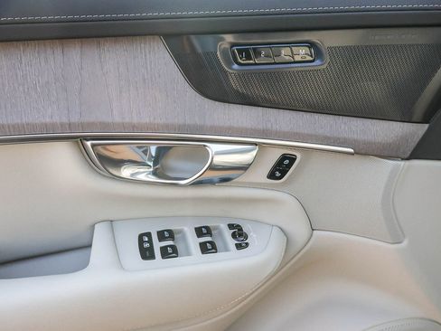 New 2026 Volvo XC90 T8 Ultra w/ Protection Package Premier image 31