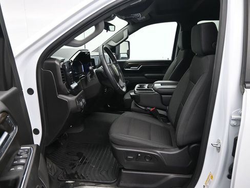 Used 2024 Chevrolet Silverado 2500 LT w/ Convenience Package image 25