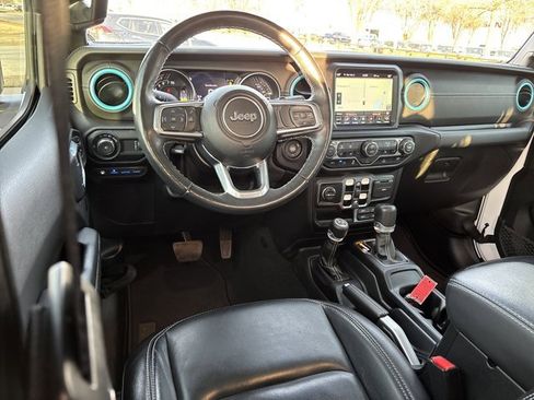 Used 2023 Jeep Wrangler Unlimited Sahara w/ Cold Weather Group image 20