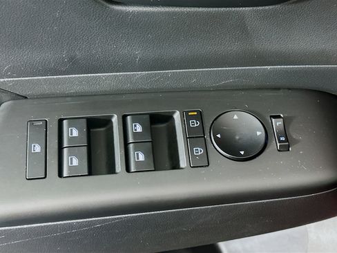 Used 2025 Hyundai Kona SEL image 15