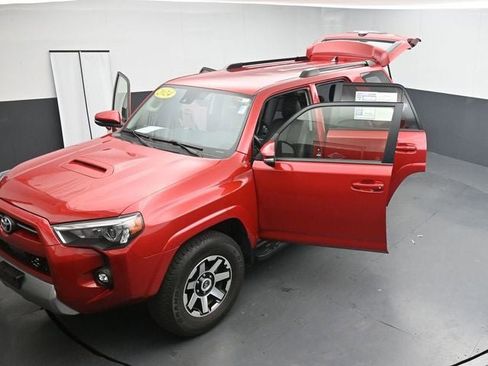 Used 2024 Toyota 4Runner TRD Off-Road Premium AWD/4WD image 37