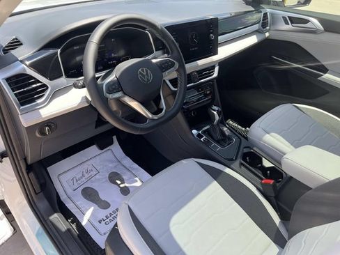 New 2026 Volkswagen Taos SE FWD image 12