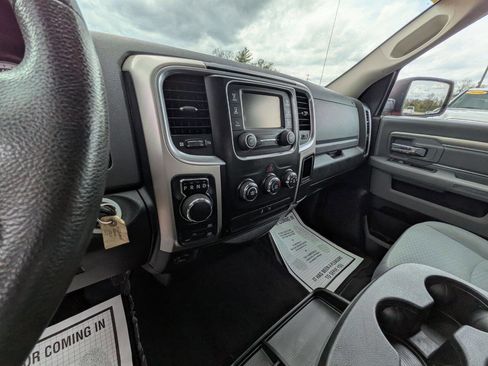 Used 2018 RAM 1500 Classic SLT AWD/4WD image 16