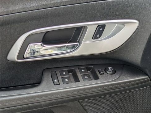 Used 2017 Chevrolet Equinox LT w/ Convenience Package image 10