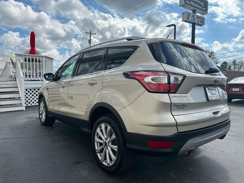 Used 2017 Ford Escape Titanium image 4