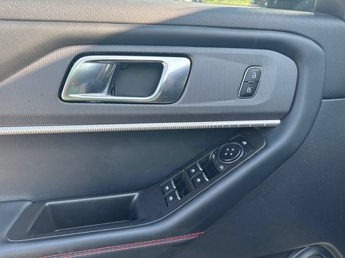 Used 2025 Ford Explorer ST-Line RWD image 10