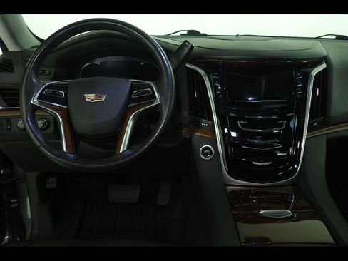 Used 2020 Cadillac Escalade Luxury AWD/4WD image 20