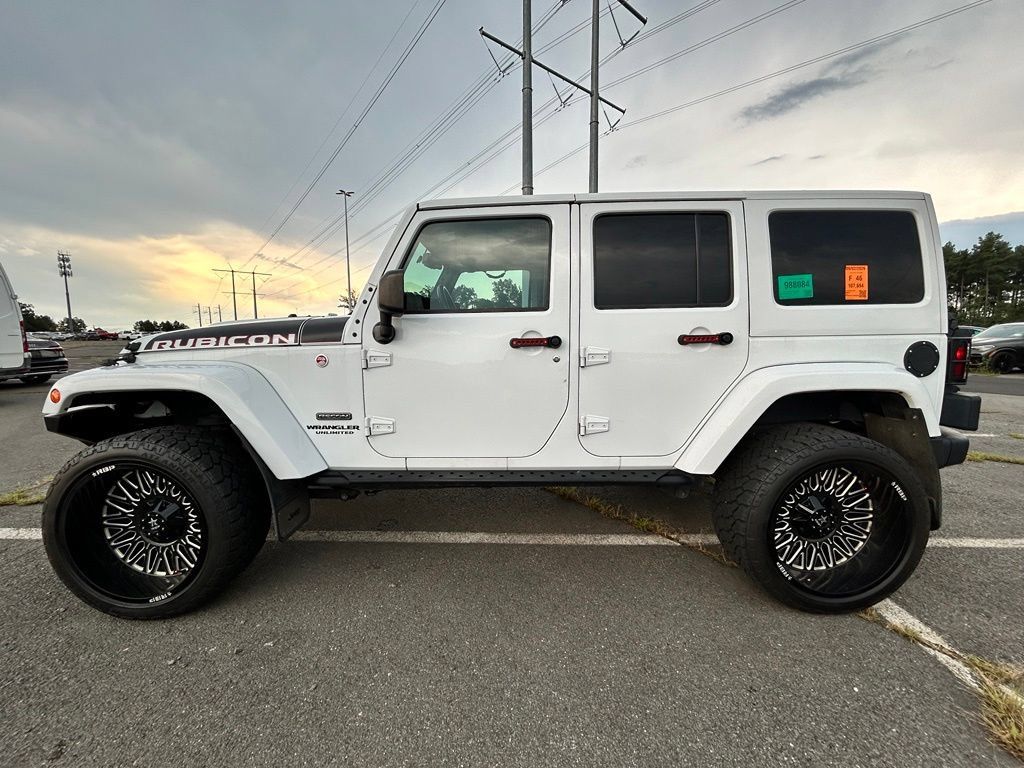 Used 2017 Jeep Wrangler Unlimited Rubicon AWD/4WD image 4