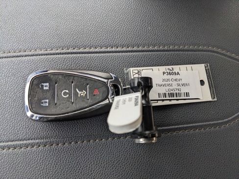 Used 2020 Chevrolet Traverse LT w/ LT Premium Package image 34