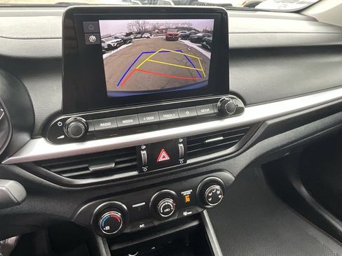 Used 2024 Kia Forte LXS w/ LXS Technology Package image 16