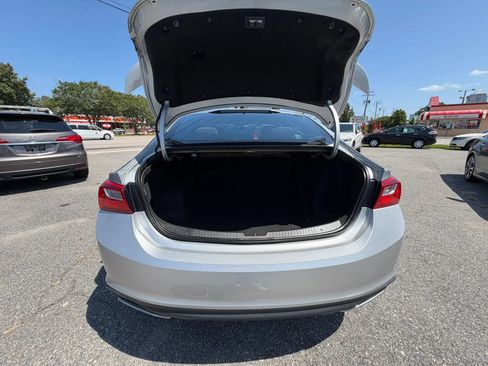 Used 2019 Chevrolet Malibu RS FWD image 13