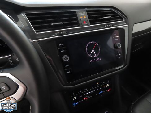 Used 2022 Volkswagen Tiguan SE FWD image 18