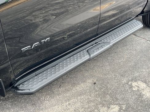 Used 2023 RAM 1500 Laramie AWD/4WD image 10