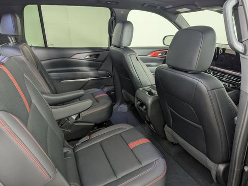 Used 2025 Chevrolet Traverse RS w/ LPO, Floor Liner Package image 22