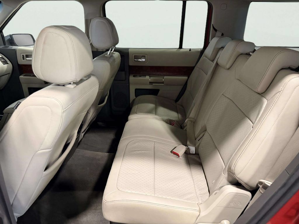 Used 2011 Ford Flex Limited FWD image 17