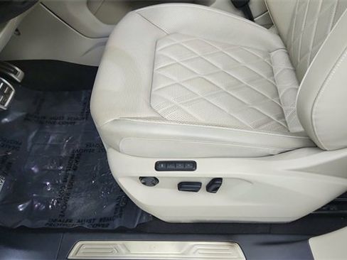 Used 2024 Volkswagen Atlas SEL Premium R-Line image 38