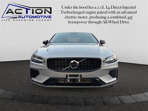 Used 2023 Volvo S60 T8 Plus image 3