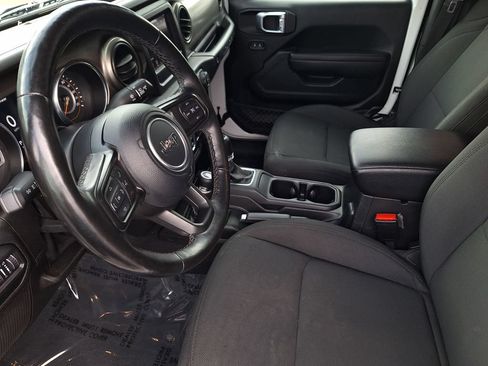 Used 2021 Jeep Wrangler Sport AWD/4WD image 10