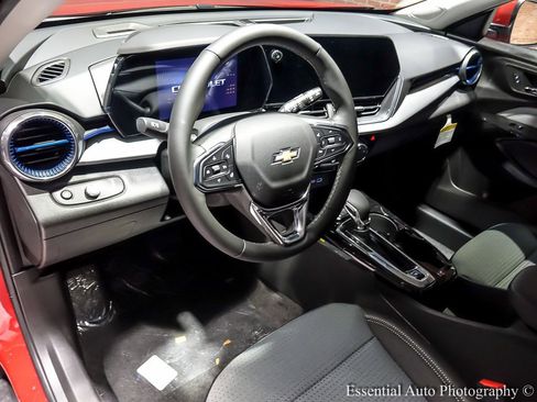 New 2026 Chevrolet Trax LT w/ Driver Confidence Package image 11