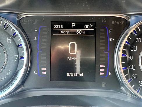 Used 2015 Chrysler 200 Limited FWD image 25