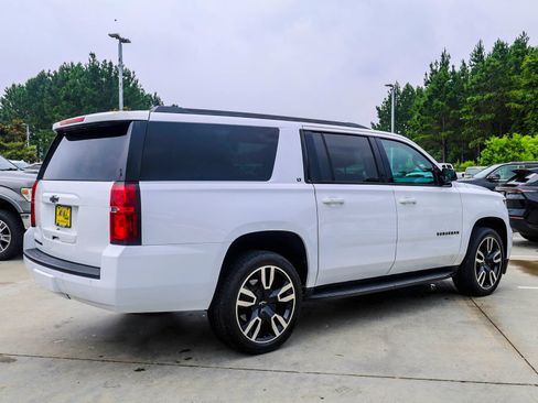 Used 2018 Chevrolet Suburban LT RWD image 9