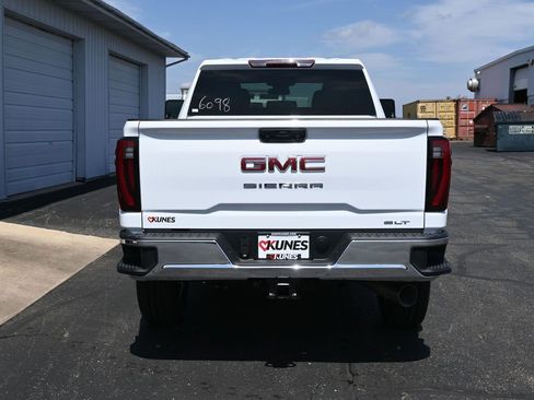 New 2026 GMC Sierra 3500 SLT AWD/4WD image 9