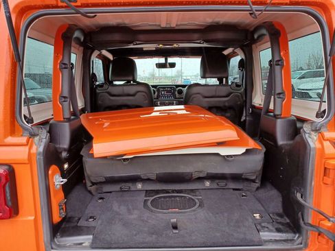 Used 2019 Jeep Wrangler Rubicon w/ Uconnect 4C Nav & Sound Group AWD/4WD image 8