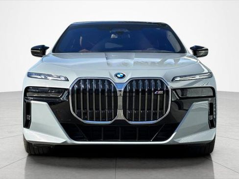 Used 2024 BMW i7 M70 image 8